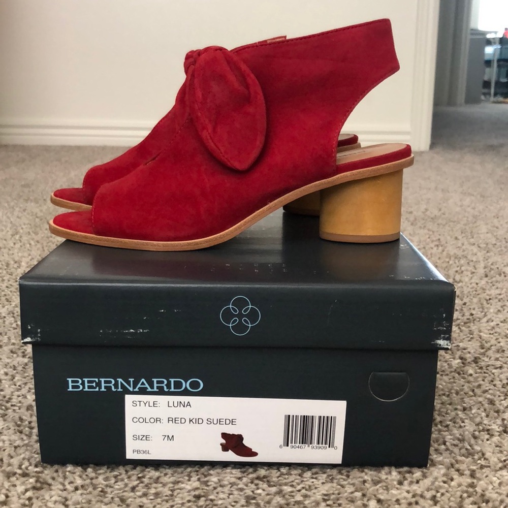 Bernardo Luna Red Suede NWB